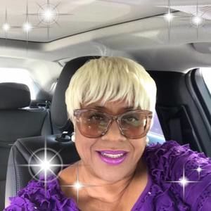 Meet your Posher, Clarissa